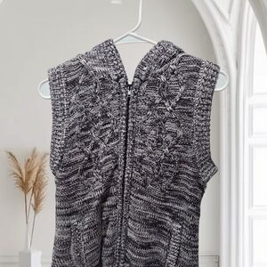 Black and White Knit Sleeveless Hoodie